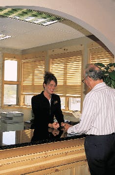 Th De111043 70 Th De111043 70