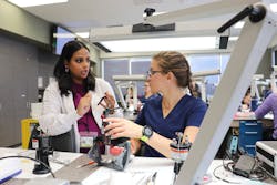 2002 De Cadv P01 5e4ac9dfef00a 2002 De Cadv P01 5e4ac9dfef00a