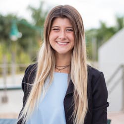 Leticia Menzzano Leticia Menzzano