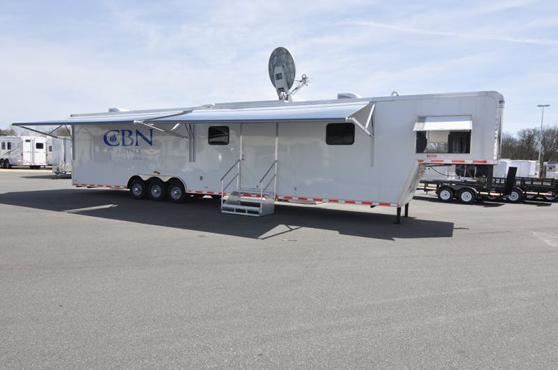 Mobile medical/dental clinic with satellite communications capabilities for remote operations