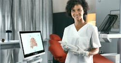 woman_with_voyager_1540x800 woman_with_voyager_1540x800